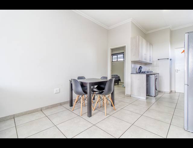 1 BEDROOM APARTMENT TO LET IN FERNDALE